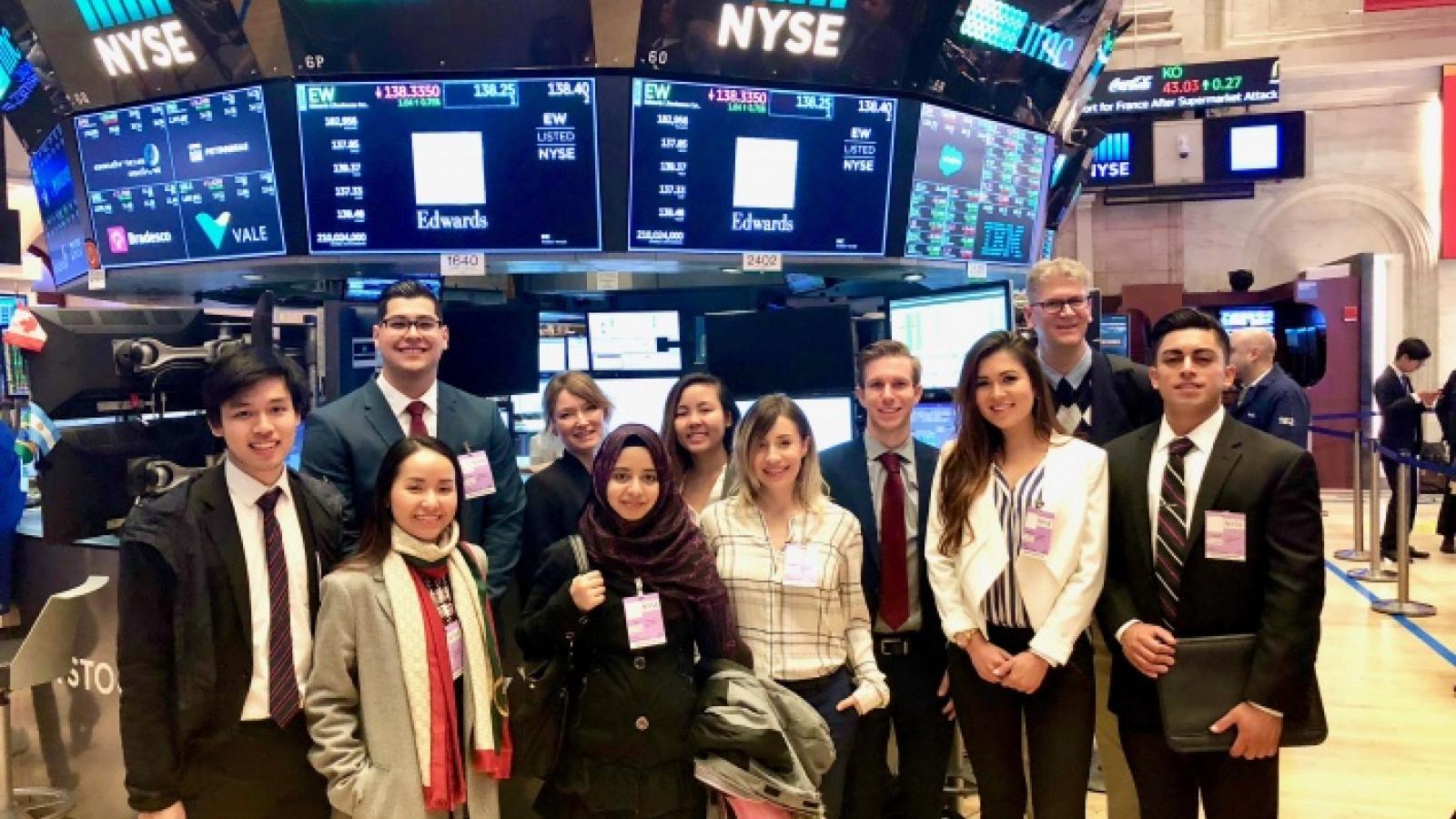  ’s SMIF Students and NY Stock Exchange